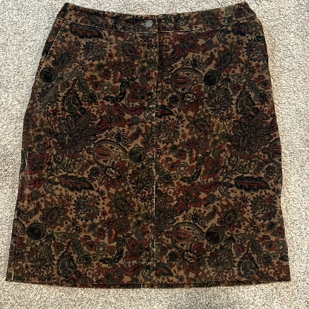 Vintage corduroy Charter Club Skirt Size 8, with pockets